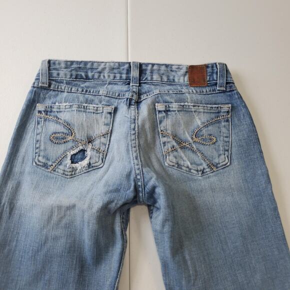BKE Stella Jeans Womens 29 Blue Bootcut Denim Frayed Hem Embroidered Pockets - Picture 4 of 12